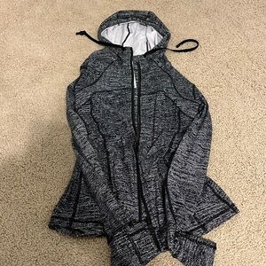 Lululemon BBL Jacket (I forgot the name of it) Size 6